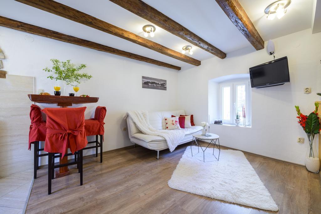 Storelli Apartment